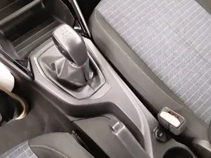 Photo 39 Peugeot 208  PureTech 75 S&S BVM5