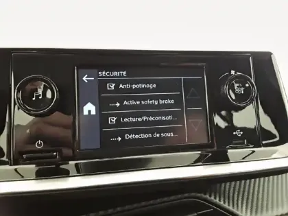 Photo 20 Peugeot 208  PureTech 75 S&S BVM5