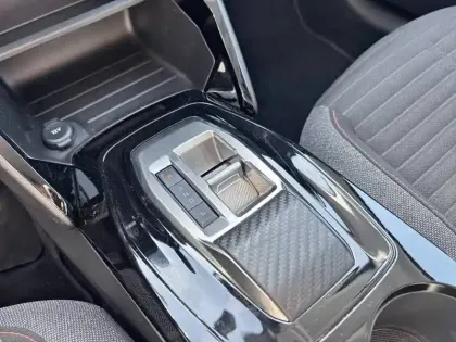 Photo 13 Peugeot 208  Electrique 50 kWh 136ch