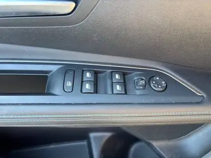 Photo 17 Peugeot 5008  PureTech 130ch S&S EAT8