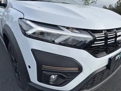 Photo 15 Dacia Jogger  Hybrid 140 7 places GSR2