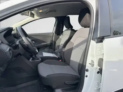 Photo 10 Dacia Jogger  Hybrid 140 7 places GSR2