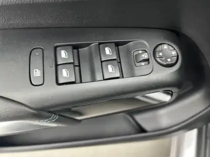 Photo 17 Citroën C5 aircross  Hybride Rechargeable 225 e-EAT8