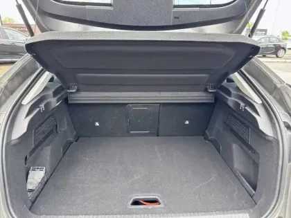Photo 5 Citroën C4 e- 136 ch Automatique