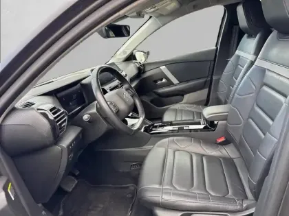 Photo 10 Citroën C4 e- 136 ch Automatique