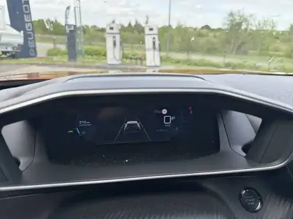 Photo 9 Peugeot 2008  BlueHDi 130 S&S EAT8