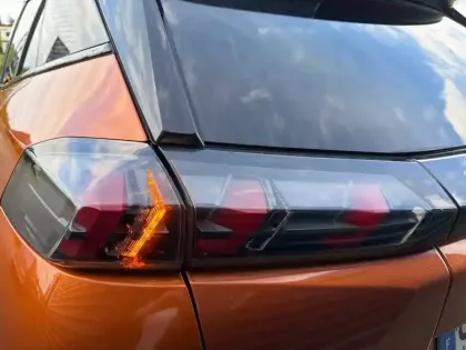 Photo 16 Peugeot 2008  BlueHDi 130 S&S EAT8