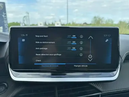 Photo 22 Peugeot 2008  BlueHDi 130 S&S EAT8