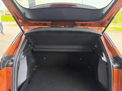 Photo 5 Peugeot 2008  BlueHDi 130 S&S EAT8