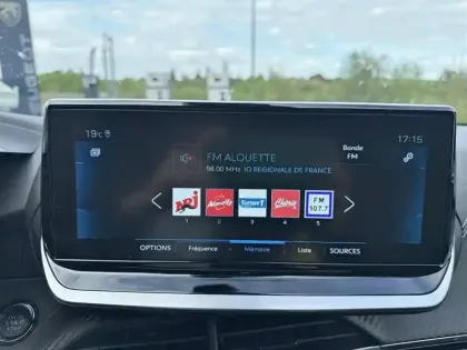 Photo 19 Peugeot 2008  BlueHDi 130 S&S EAT8