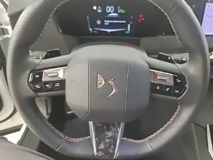 Photo 28 DS DS 4  Hybride E-Tense 225 EAT8