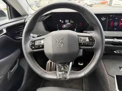 Photo 8 DS DS 4  Hybride E-Tense 225 EAT8