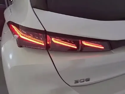 Photo 18 Peugeot 308  PHEV 180 e-EAT8