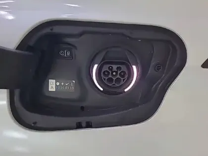Photo 30 Peugeot 308  PHEV 180 e-EAT8