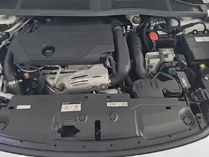 Photo 16 Peugeot 308  PHEV 180 e-EAT8
