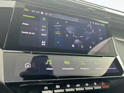 Photo 21 Peugeot 308  PureTech 130ch S&S EAT8