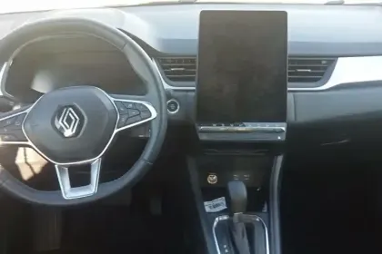 Photo 8 Renault Captur  E-Tech full hybrid 145 ch