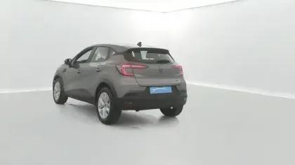Photo 11 Renault Captur  E-Tech full hybrid 145 ch