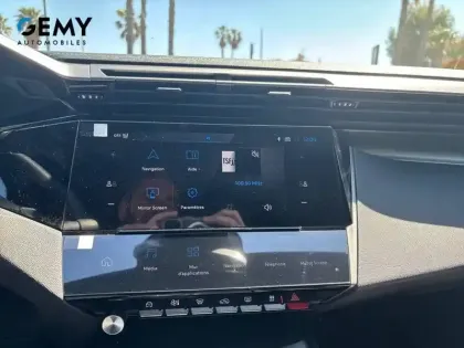 Photo 12 Peugeot 308  Electrique 55 kWh 156ch