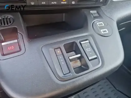 Photo 19 Peugeot Partner E- FGN 136 CH M CHARG UT MAJ 54 KWH AUT