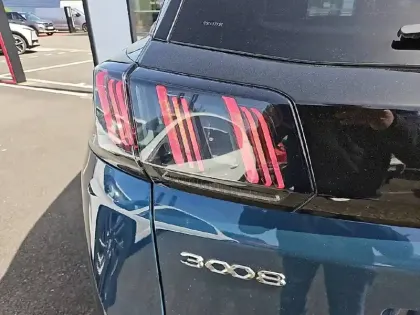 Photo 16 Peugeot 3008  Hybrid 136 e-DCS6