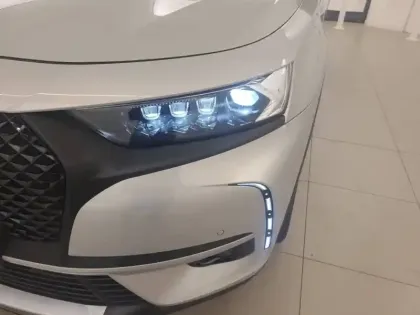 Photo 15 DS DS 7 DS7 Crossback Hybride E-Tense 225 EAT8