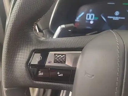 Photo 21 DS DS 7 DS7 Crossback Hybride E-Tense 225 EAT8