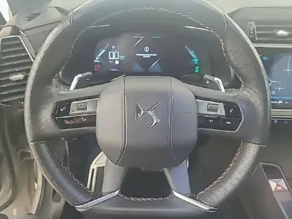 Photo 8 DS DS 7 DS7 Crossback Hybride E-Tense 225 EAT8