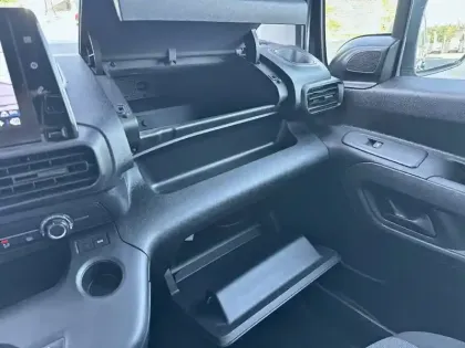 Photo 22 Peugeot Partner  FOURGON LONG 950 KG BLUEHDI 130 S&S EAT8