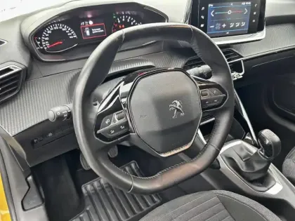 Photo 34 Peugeot 208  PureTech 75 S&S BVM5