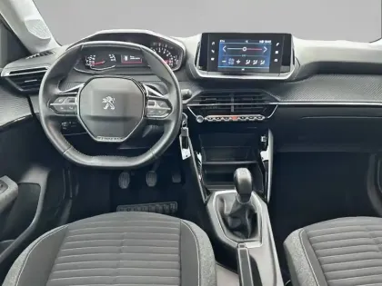 Photo 33 Peugeot 208  PureTech 75 S&S BVM5
