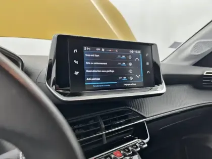Photo 46 Peugeot 208  PureTech 75 S&S BVM5