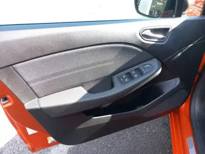 Photo 10 Renault Clio  E-Tech full hybrid 145