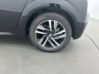Photo 12 Peugeot 208  Electrique 50 kWh 136ch