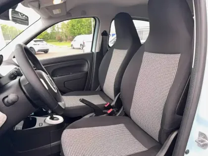Photo 8 Renault Twingo  III E-Tech