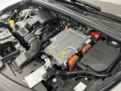 Photo 35 Renault Captur  E-Tech full hybrid 145