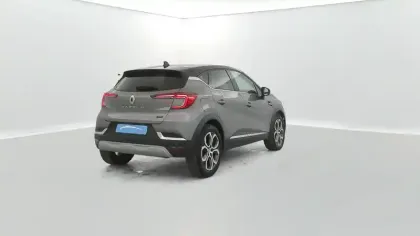 Photo 13 Renault Captur  E-Tech full hybrid 145
