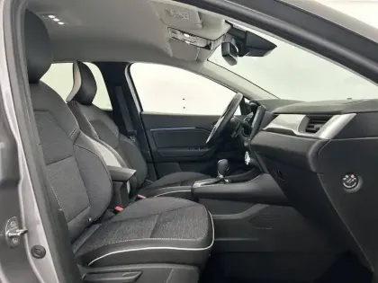 Photo 22 Renault Captur  E-Tech full hybrid 145