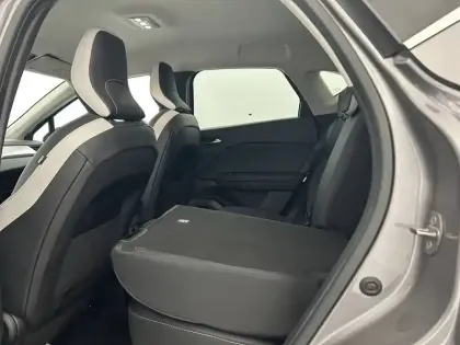 Photo 38 Renault Captur  E-Tech full hybrid 145