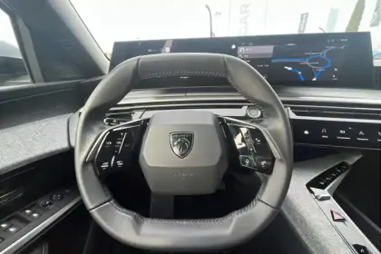 Photo 15 Peugeot 3008  Electrique 210 ch 73 kWh