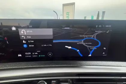 Photo 17 Peugeot 3008  Electrique 210 ch 73 kWh