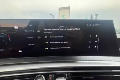 Photo 19 Peugeot 3008  Electrique 210 ch 73 kWh