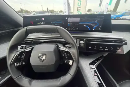 Photo 16 Peugeot 3008  Electrique 210 ch 73 kWh