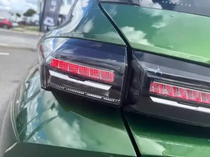 Photo 16 Peugeot 308  PHEV 180 e-EAT8