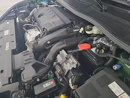 Photo 34 Peugeot 308  PHEV 180 e-EAT8