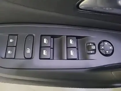 Photo 49 Peugeot 308  PHEV 180 e-EAT8