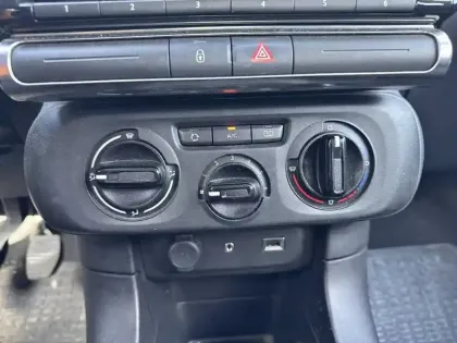 Photo 17 Citroën C3  PureTech 82