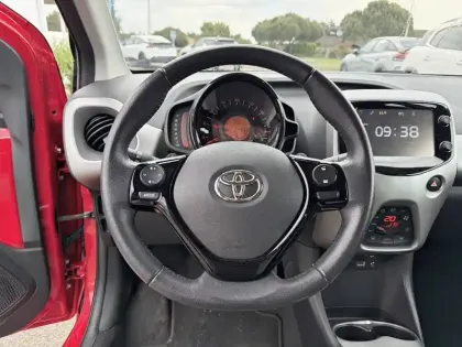 Photo 8 Toyota Aygo  1.0 VVT-i x-shift