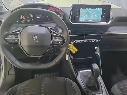 Photo 10 Peugeot 208  PureTech 75 S&S BVM5