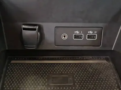 Photo 30 Renault Captur  E-Tech full hybrid 145